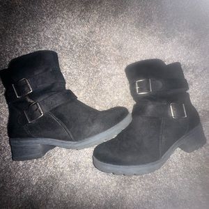 White mountain Black suede fur lined boot size 7.5